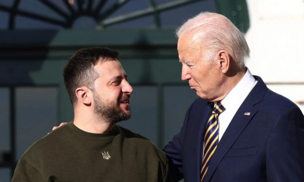 Ουκρανία: Ο Ζελένσκι είχε τηλεφωνική επικοινωνία με τον Μπάιντεν- "Ελπίζουμε να εγκρίνετε το νέο πακέτο βοήθειας"